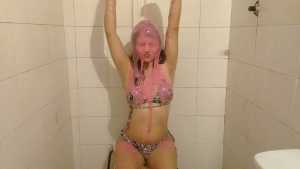 a-lot-of-color-in-a-bikini_2.jpg